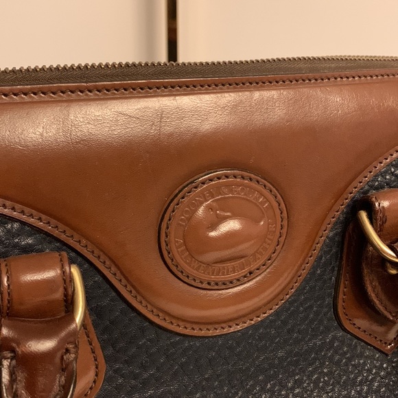 Vintage Dooney and Bourke Hand Bag - Picture 6 of 11